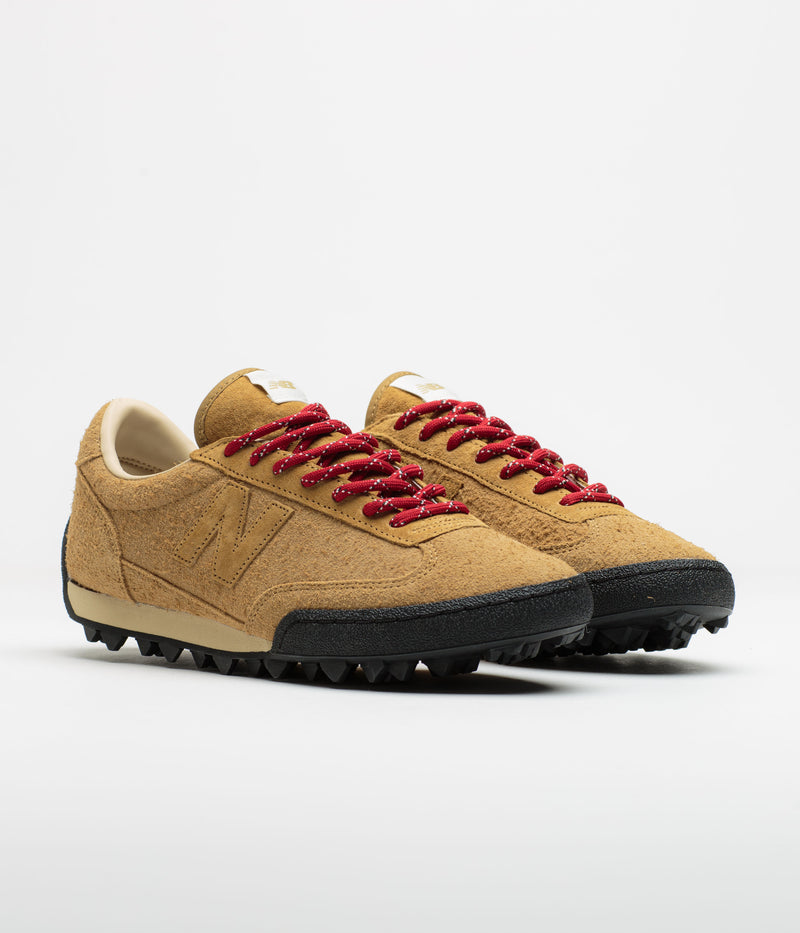 New Balance Gator Run Shoes in Timberwolf