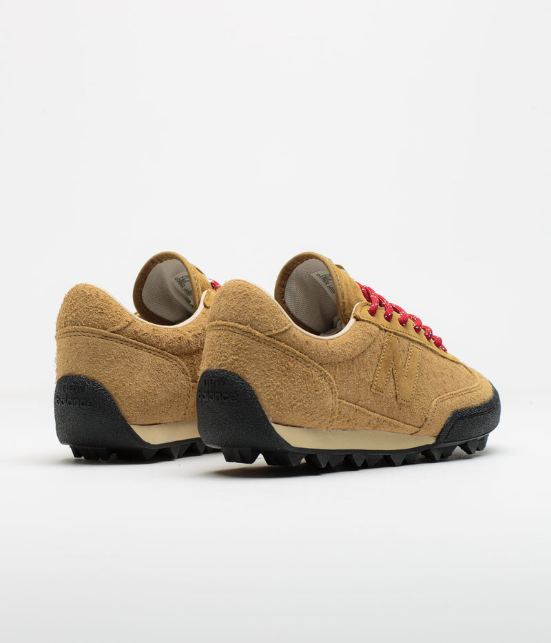 New Balance Gator Run Shoes in Timberwolf